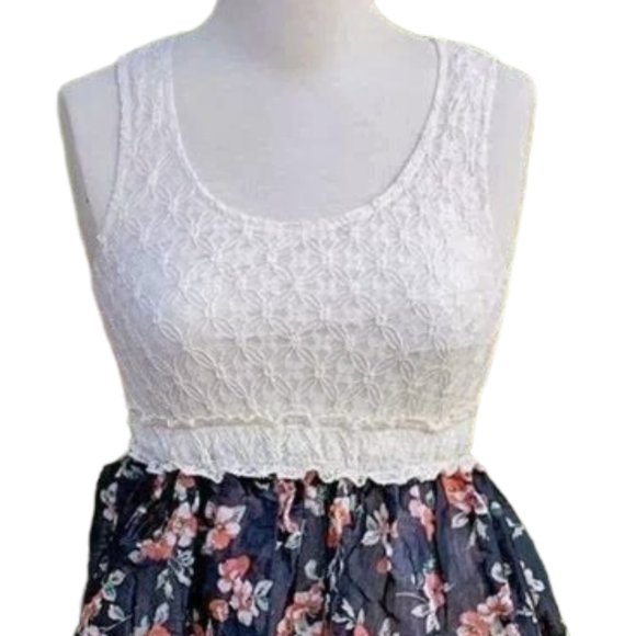 NWT Charlotte Russe Sleeveless Lace Mini Dress - Picture 2 of 7